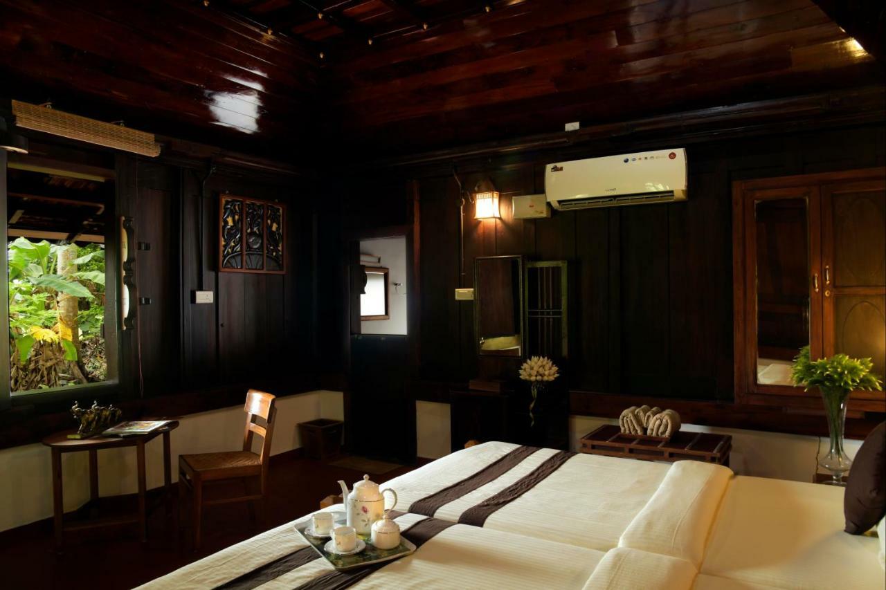 Stayvista At La Riva Heritage Villa With Bicycle Alappuzha Exterior foto