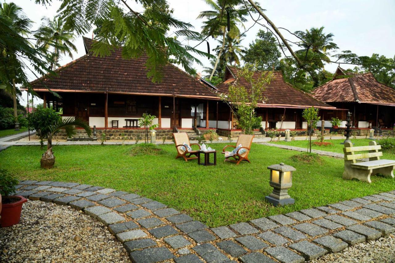 Stayvista At La Riva Heritage Villa With Bicycle Alappuzha Exterior foto